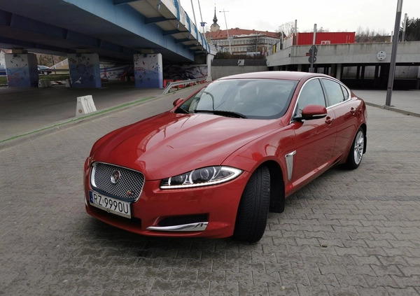 Jaguar XF cena 79900 przebieg: 125000, rok produkcji 2015 z Rzeszów małe 277